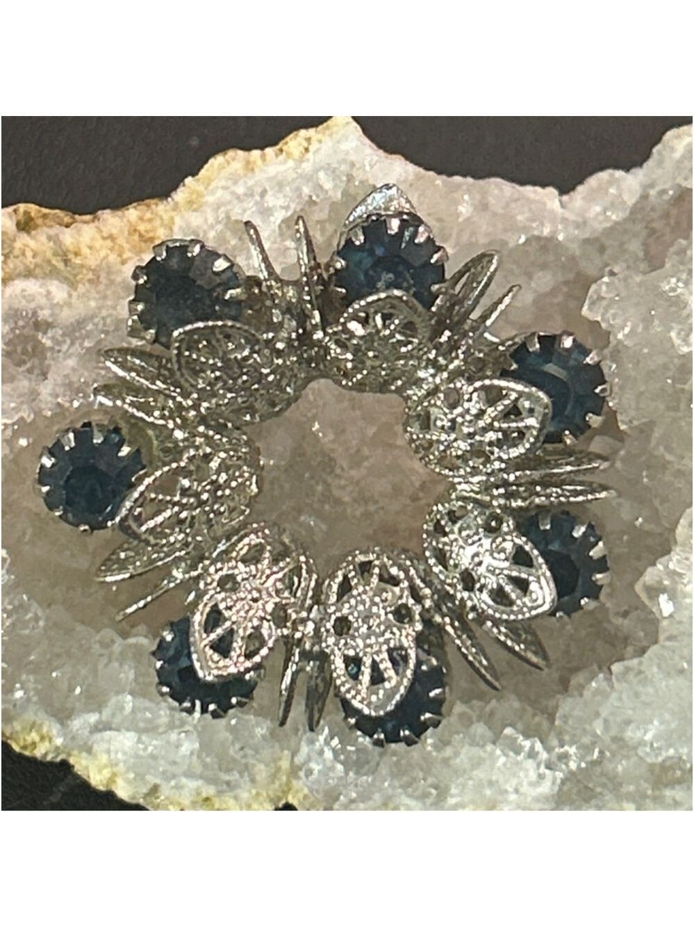Women's Unbranded Silver Tone Blue Rhinestone Brooch & Clip-On Earrings